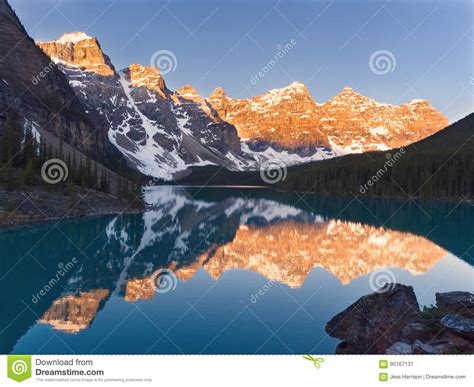 Stunning Moraine Lake In The Morning Stock Image Image Of Calm Snow