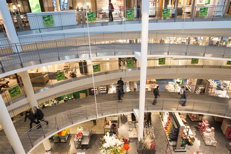 However, in recent years we have seen a huge growth in the sports nutrition market featuring collagen products for bone and joint health. Gallery of Leiner Furniture Store / Zechner & Zechner - 13