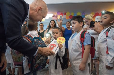 En línea con horacio rodríguez larreta, la justicia porteña falló para que haya clases presenciales desde en línea con larreta, la justicia porteña abre las escuelas y provoca un conflicto con nación. Horacio Rodríguez Larreta presenció el inicio de clases en ...