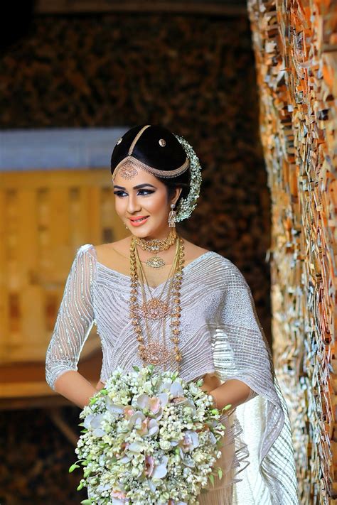 Pin By Wedding Sri Lanka On Kandyan Bridal Sri Lanka Bridal Dresses