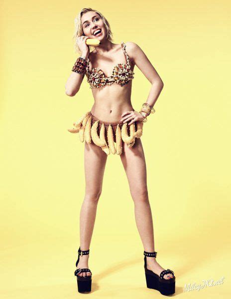 Banana Dance Part Nouveau Miley Cyrus Pictures Miley Cyrus Miley