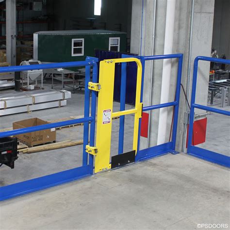 Full Height Ladder Safety Gate Swings In Both Directions Self