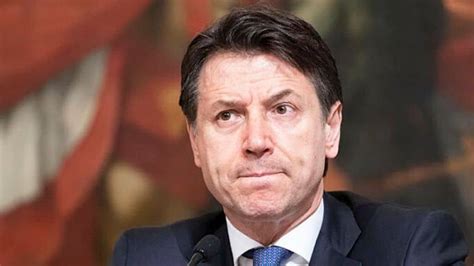 In occasione della pasqua, giuseppe conte ha spiegato che questa lunga parentesi di rinunce e sacrifici deve stimolarci a trovare nuove energie. Giuseppe Conte: "Liquidità per 400 miliardi di euro alle ...