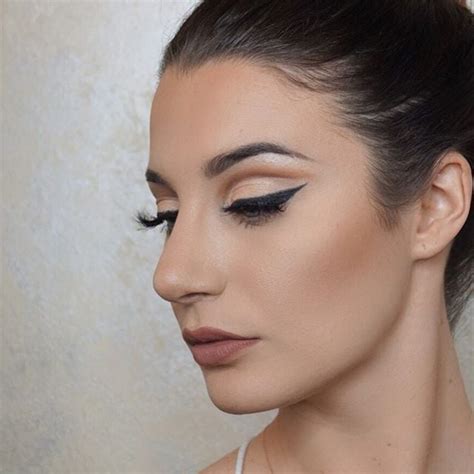 The Secret Behind Mastering The Perfect Cut Crease Eye Makeup Look