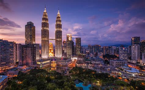 Local time in the city of tangkak : Daily Wallpaper: Petronas Towers, Malaysia | I Like To ...