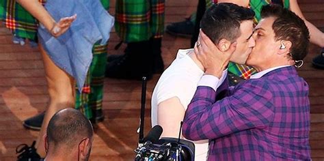 john barrowman kicks off commonwealth games with gay kiss