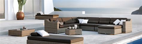 Le canapé est indéniablement la pièce maîtresse du salon. Sifas : Mobilier et Meuble d'intérieur et extérieur haut ...