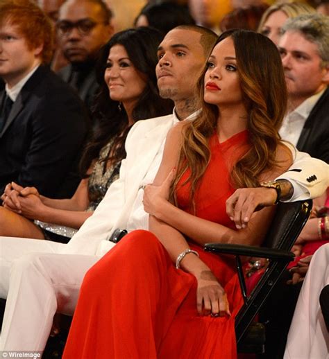 Grammys 2013 Rihanna Snuggles Chris Brown And Flaunts Engagement Ring Daily Mail Online