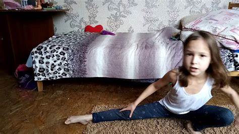 садимся на шпагат - YouTube Картинка - садимся на шпагат - YouTube