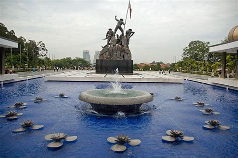 Usut punya usut, mcdonald's pertama di indonesia yang telah buka. National Monument Park | Tugu Negara Kuala Lumpur ...