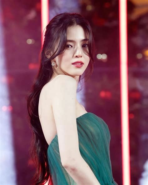 Han So Hee Leaves Netizens Absolutely Stunned With Her Ravishing Look