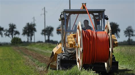 Its Microsoft Vs Comcast In Infrastructure Push To Expand Rural