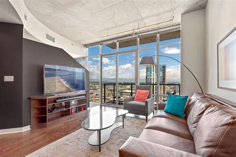 39th Floor Spire Condo With Sky Club Access Avenuewest Global