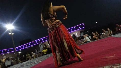 Dubai Desert Safari Belly Dance At Dubai Desert Safari Belly Dancer Veronica Performing Youtube