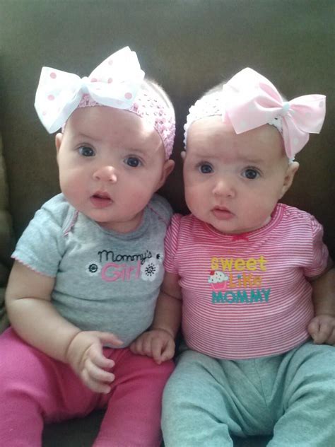 Identical Twins R And R Twin Baby Girls Twin Babies Toddler Girl Cute