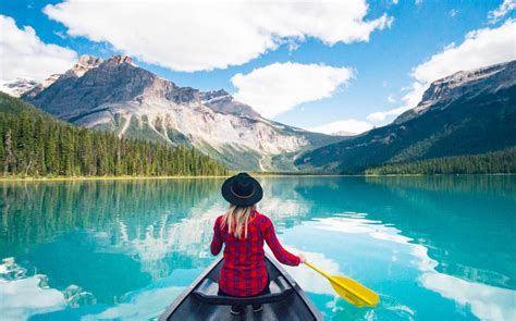 10 Unreal Lakes In Banff Canada