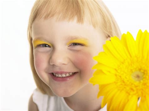 обои Ребенок Девушка улыбка цветок Оттенок счастье 1920x1440