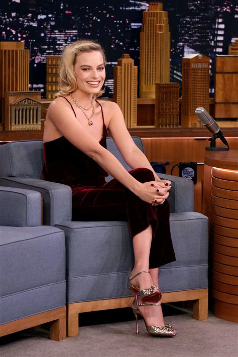 49 Hottest Margot Robbie Sexy Feet Pictures Will Rock Your World Best Of Comic Books