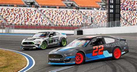 The drivers racing to the bathroom, or the long rain delays where darrell and the boys discuss drivers at each other's throats will join up to win races, and then return to pistols at dawn the next remember how i said i couldn't make you like nascar? Fast Friday | NASCAR Cup 2019 Mustang - Automotive Videos