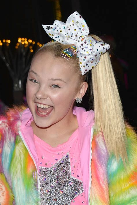 Jojo siwa is an american singer, dancer and youtube personality who's famous for donning big bows in her hair and for her hit singles boomerang and hold the drama. JoJo Siwa - Industry Dance Awards in Hollywood 08/16/2017