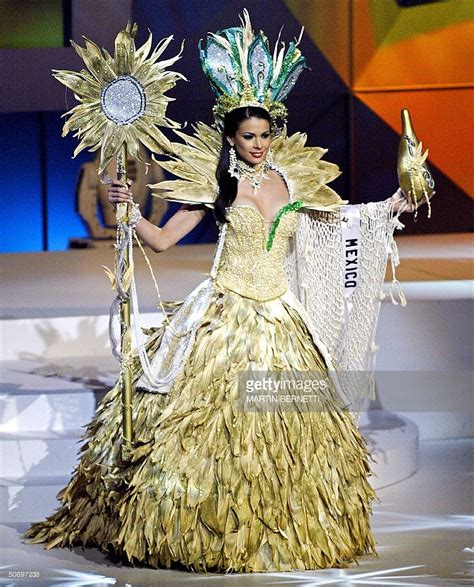 Miss Mexico Rosalva Luna Walks During The National Costume In Quito