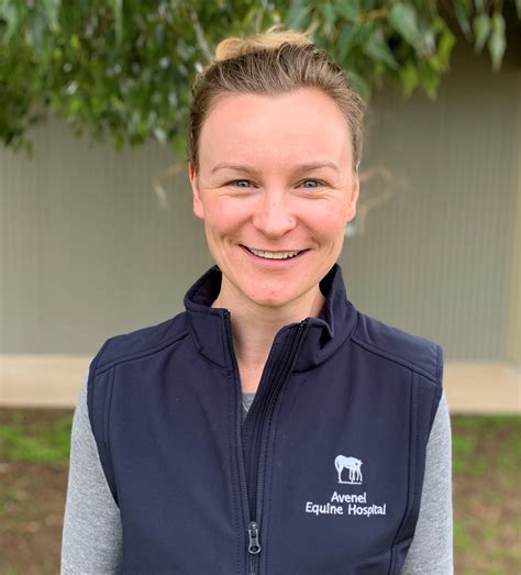 Dr Victoria Charlesworth | Avenel Equine Hospital