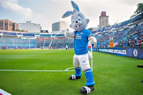Esta es una pagiana no oficial que habla del puebla que quiere crear el sentimiento de la franja. Cruz Azul | Cruz azul, Nuevo estadio, Uñas azules