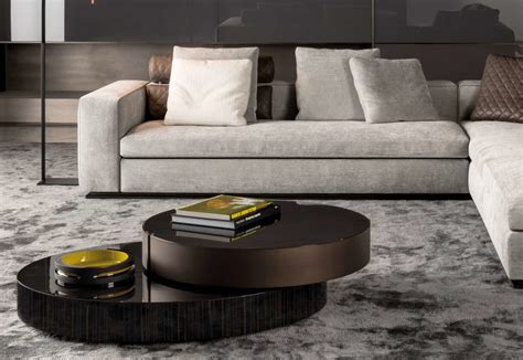 The side table is 46 cm in diameter and 38 cm high and was specifically designed to be placed alongside a sofa or armchair. Benson coffee table by Minotti | STYLEPARK