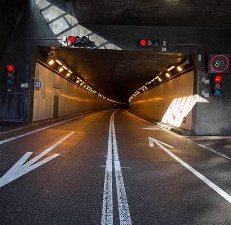 Auf facebook teilen in messenger teilen auf twitter teilen in whatsapp teilen. Gotthard-Tunnel: Raser muss nun doch ein Jahr ins ...