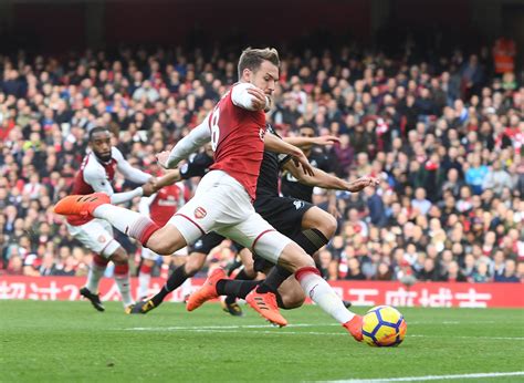 Перевод слова match, американское и британское произношение, транскрипция, словосочетания, однокоренные слова, примеры использования. Match preview