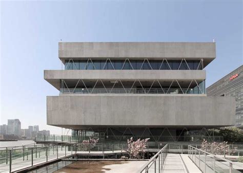 Modern Art Museum In Shanghai By Atelier Deshaus