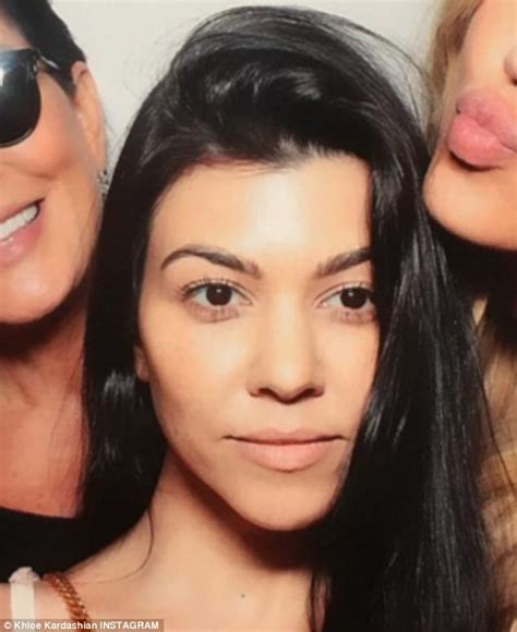 Kourtney Kardashian Perfects The No Make Up Look At Chrissy Teigens