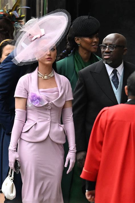 Katy Perry Apostó Por Vivienne Westwood Para Su Look De La Coronación