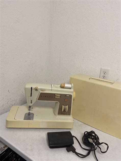 Vintage Singer Touch Sew Sewing Machine Zig Zag Model W Foot My XXX