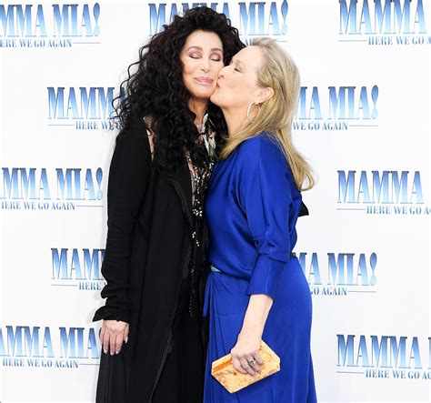 Cher Meryl Streep Kiss At ‘mamma Mia 2 Premiere Pics