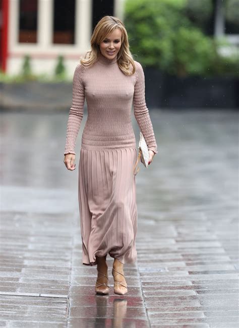 Amanda Holden Goes Braless In London Photos The Sex Scene