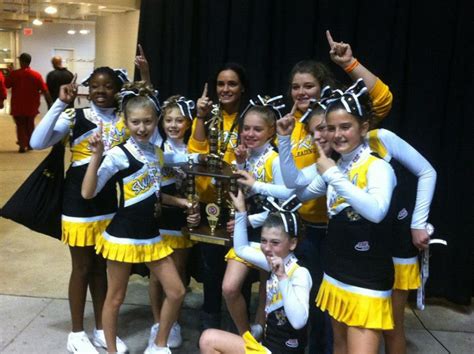 Darien Swarm Peewee Cheerleaders Advance To Nationals At Disney World