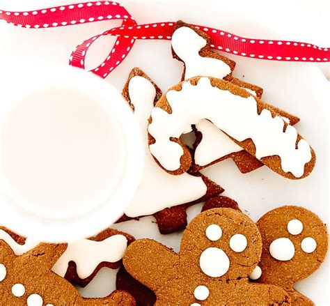 A ginger spiced cookie topped with sweet icing. Archway Iced Gingerbread Man Cookies / Archway Cookies ...