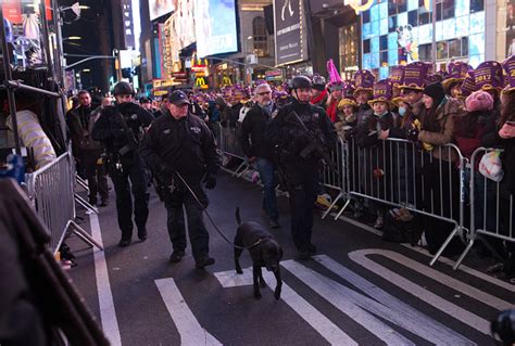 Nyc Will See Stronger Police Presence On New Years Eve Nypd Says Observer