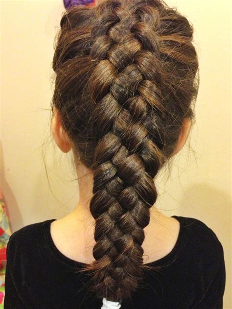 This braided hairstyle will work best on medium to long hair with minimal layers. Easy 5 strand French braid | Hair styles | Pinterest ...