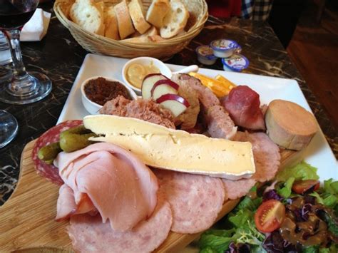 Restaurant Roundup – Canada's Favourite Soup/Sandwich Stops | Food