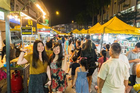 The humming taman connaught night market best illustrates our obsession with street food. Hidden Taiwanese night market in Kuala Lumpur: 13 Hipster ...