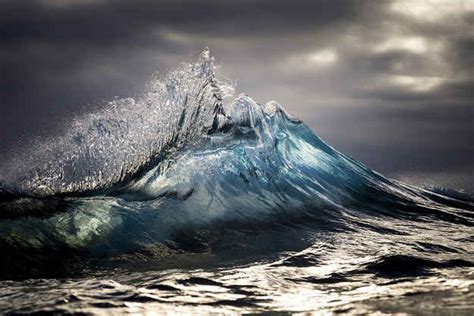 This Photographer Transforms Ocean Waves Into Glorious Mountains