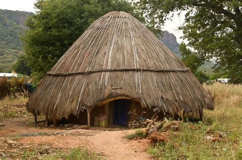 De Hut Van De Modder Van Afrika Stock Foto Image Of Stam Huizen