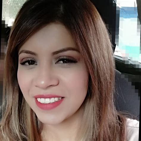 Laura Hernandez Patiño Customer Service Standard Profil Group Linkedin