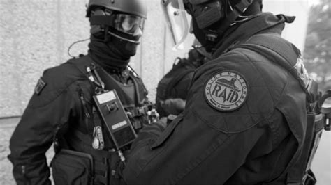 Opération de police avec le RAID ce matin à Vernon  un homme interpellé