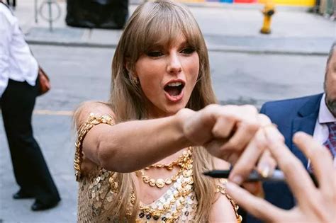 Taylor Swift Fans Urged To Stop Mobbing Her Car And Camping Outside