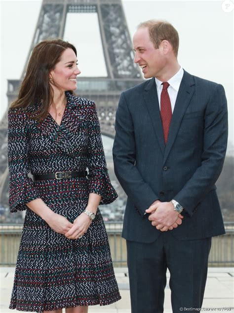 Le Prince William Et Kate Middleton Sur Le Parvis Des Droits De Lhomme