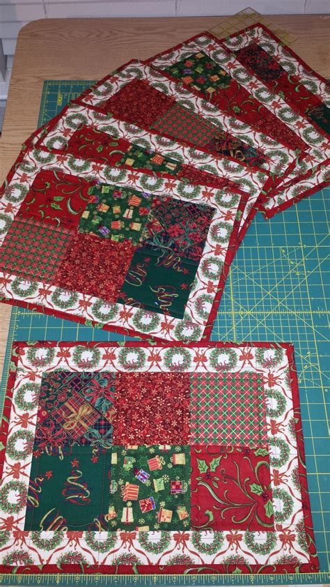 This free christmas placemats printable pack includes 3 different designs. Pin by Sandy Carlson, Stampin' Up Dem on Quilting | Christmas quilting projects, Christmas ...