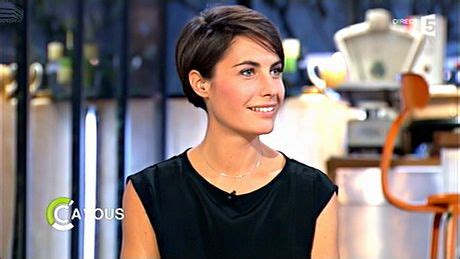 Il semblerait même que l'animatrice a décidé d'adopter sa coupe de cheveux pour cette raison. Coupe de cheveux alessandra sublet en 2020 | Coupe de ...
